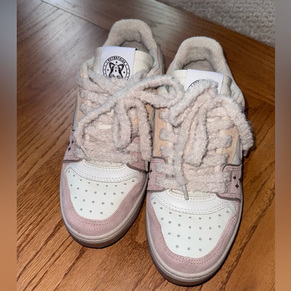 ENTERPRISE JAPAN Sneakers in Off White and Pink Size EU 38